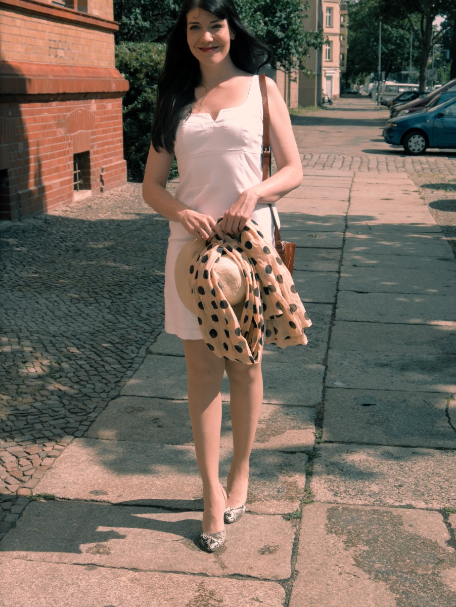 white vintage look sheath dress and Furla scarf