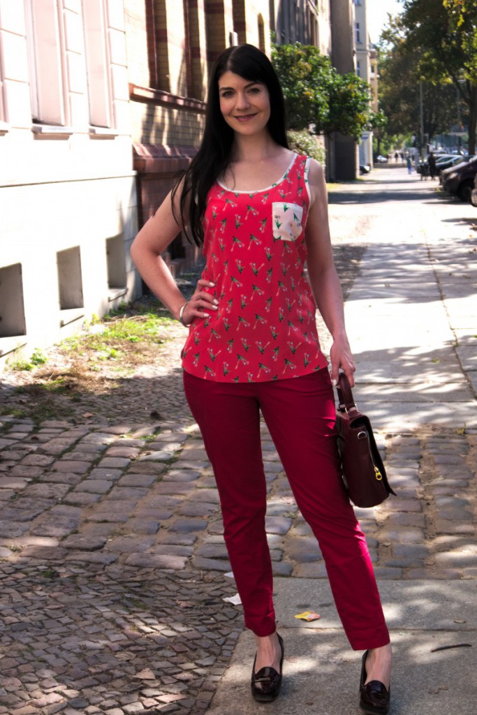 Fall in Berlin | Tucker silk top with tulip print | Caliope Couture