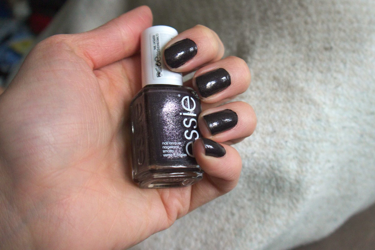 Born to Buy: Essie Nail Polish Collection with Review and Swatches