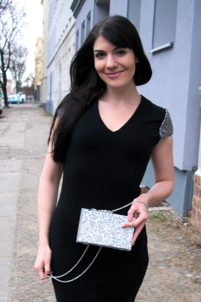 Christmas party dress | New Look glitter clutch