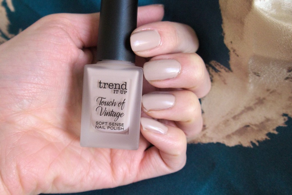 trend IT UP touch of vintage beige 030 nail polish