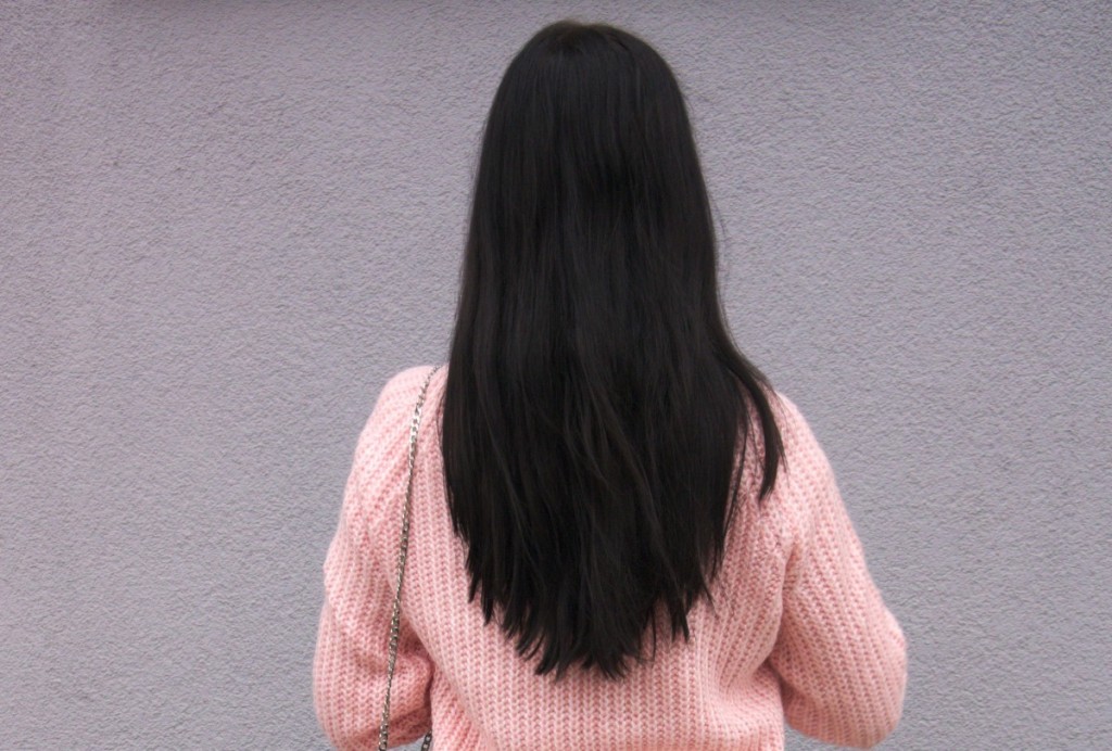 dark hair and mint&berry cardigan in rose quartz