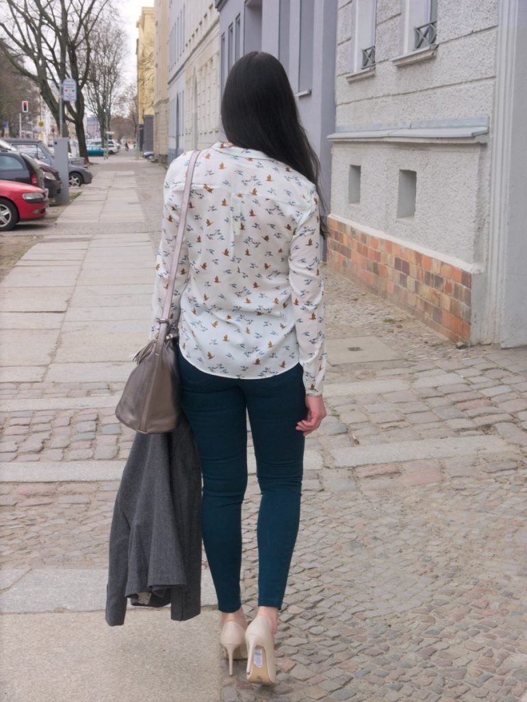 Barbour tweed blazer, duck print blouse and teal skinny pants