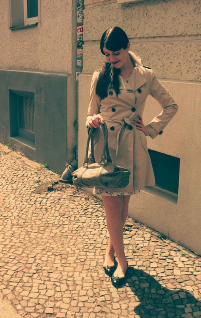 Vintage Trenchcoat Outfit