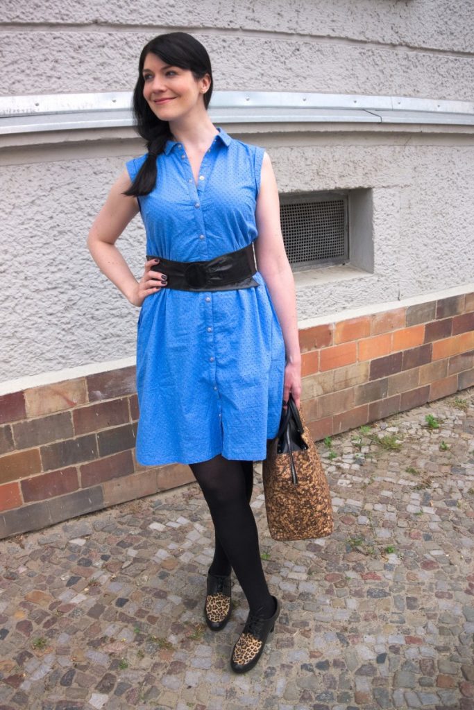 broderie anglaise dress and cork bag