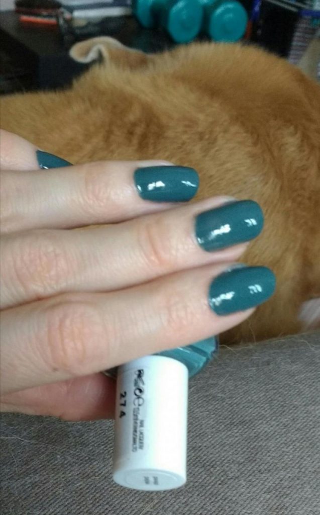 Essie vested interest review and swatch