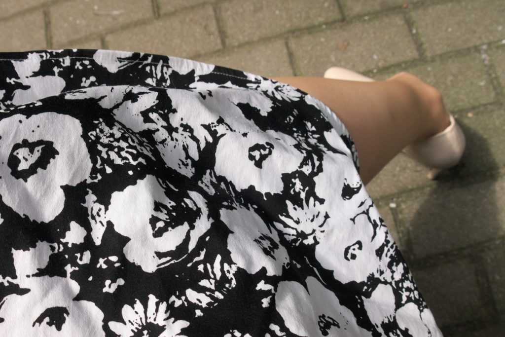 Rosegal black and white floral dress detail