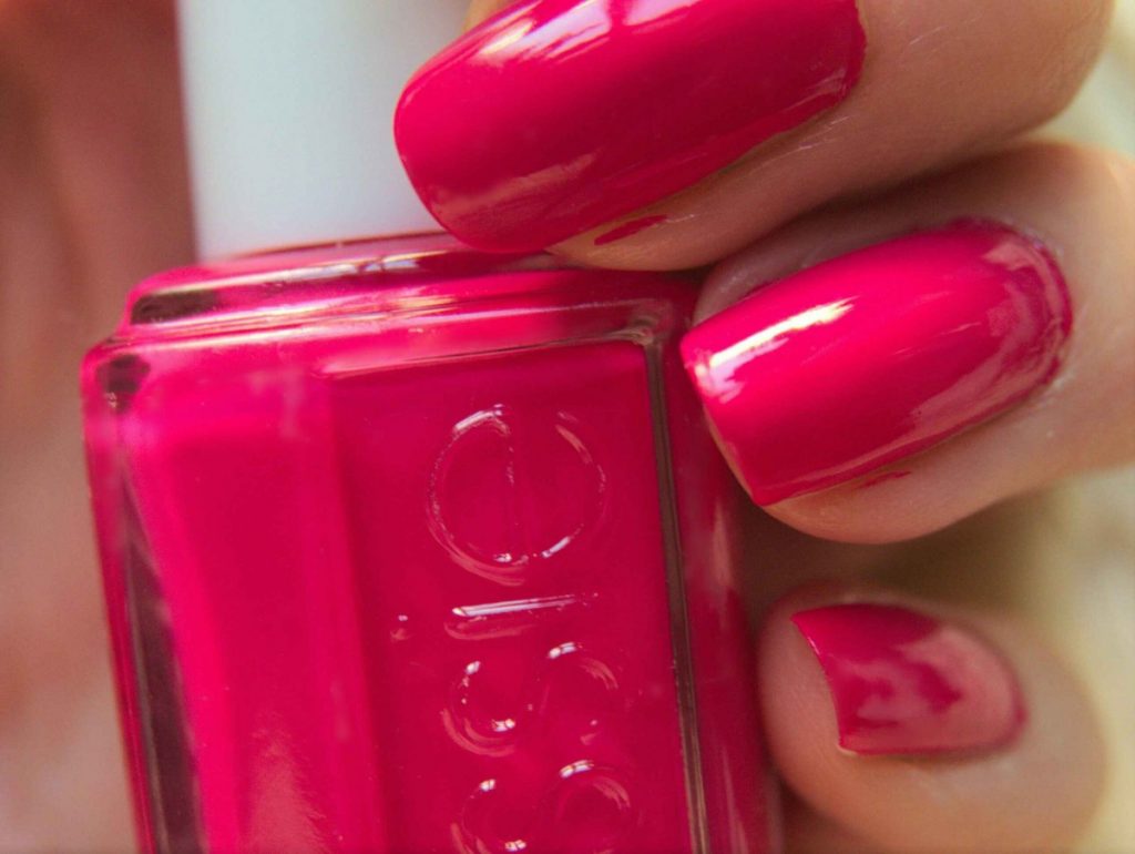 – Essie Caliope Nailpolish Review | Couture Watermelon