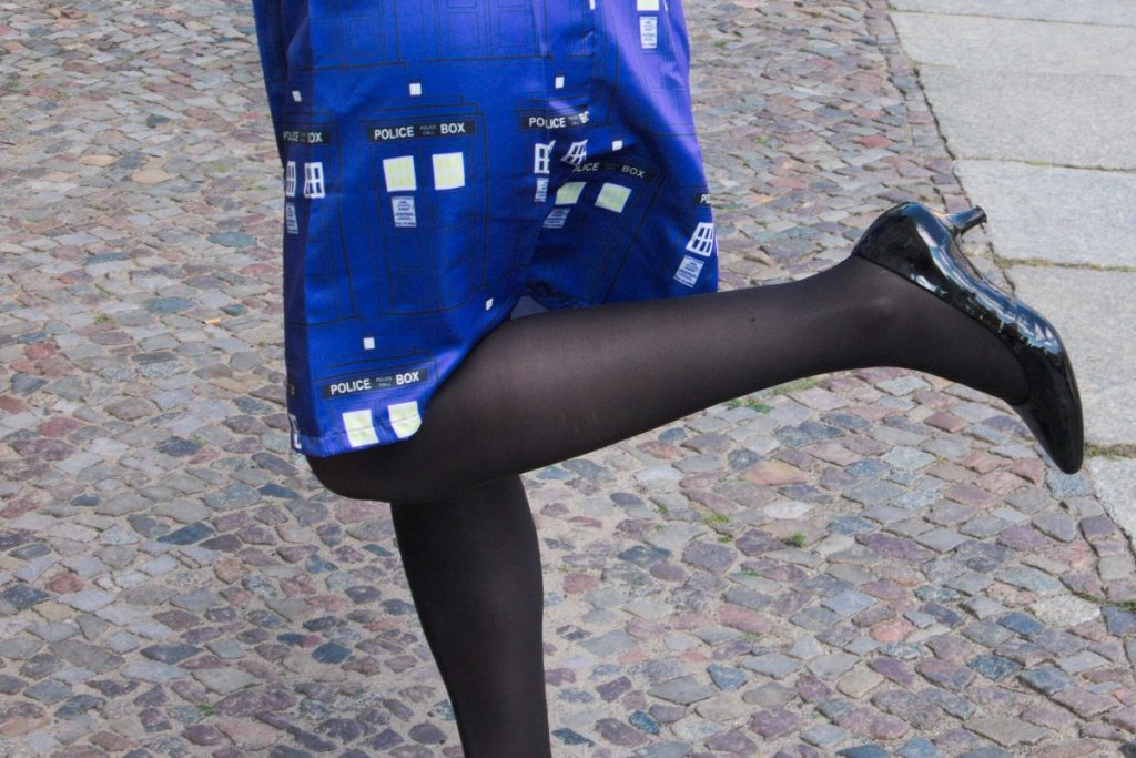 cobalt blue Tardis skirt and kitten heels