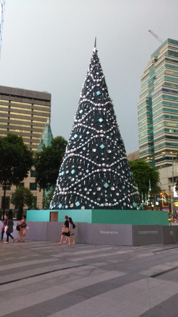 The Tiffany & Co Christmas tree Ion Orchard 2016
